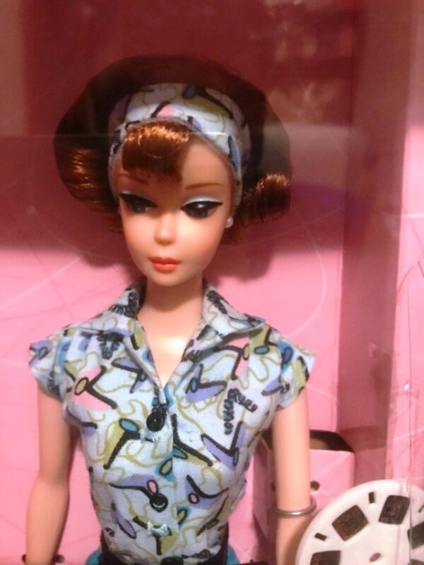 Cool Collecting Barbie (1st)-01a
