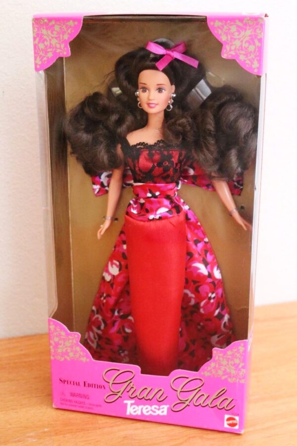 Gran Gala Teresa-01a Gran Gala Teresa “Brunette” (The Career Collection “Exclusive Toys R Us” Special Edition) “Rare-Vintage” (1996)