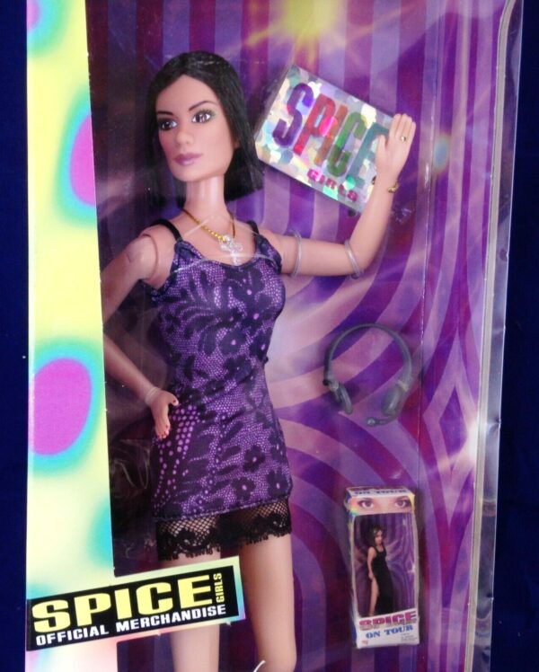 Posh Spice Victoria Beckham On Tour 12″ Doll-001a