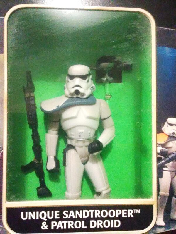 Cantina at Mos Eisley with Sandtrooper & Patrol Droid-01b
