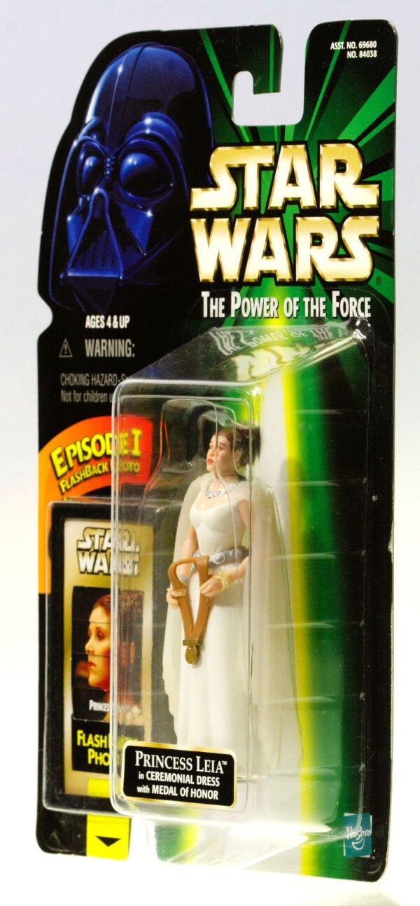 Flashback Princess Leia in Ceremonial Dress-01c