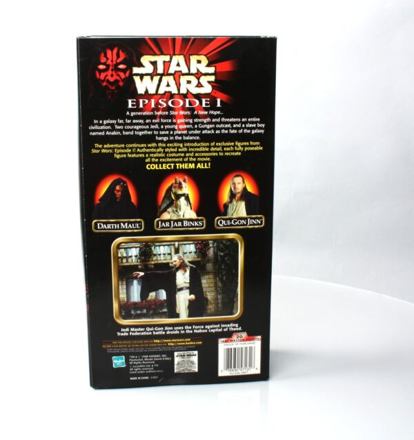 Qui-Gon Jinn with Lightsaber-01