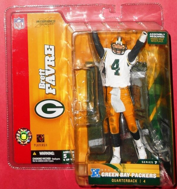 Brett Favre ("Green Bay Packers QB No. 4 White w/Green Long Sleeves Jersey Chase-Variant") Series-07 (2004)