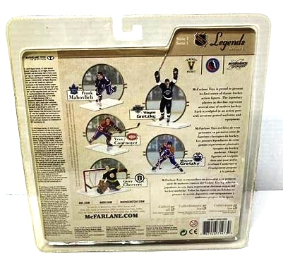 2004 McFarlane NHL Legends Gerry Cheevers (Yellow & Black Jersey) S-1 (2)