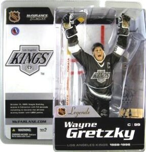 2004 Sportspicks NHL S1 Legends Wayne Gretzky Black Jersey (1)