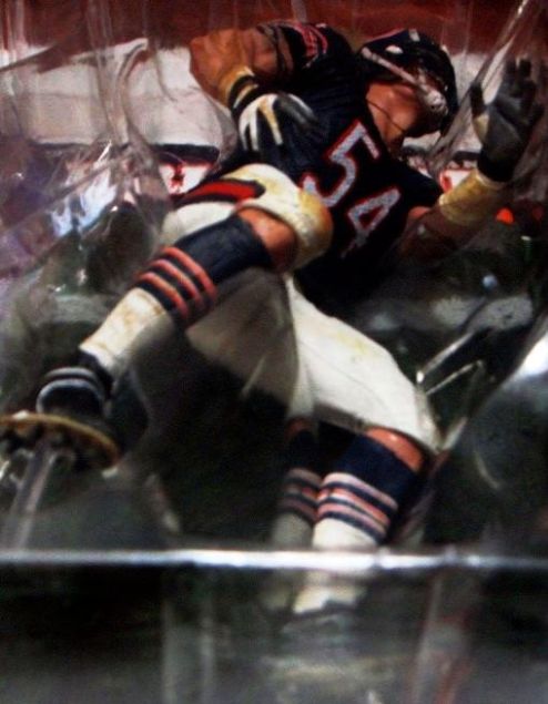 Brian Urlacher – (Chicago Bears-"Rookie" LB #54-“Dirty" Bloody Uniform-Chase Variant) Series-2 (2001)