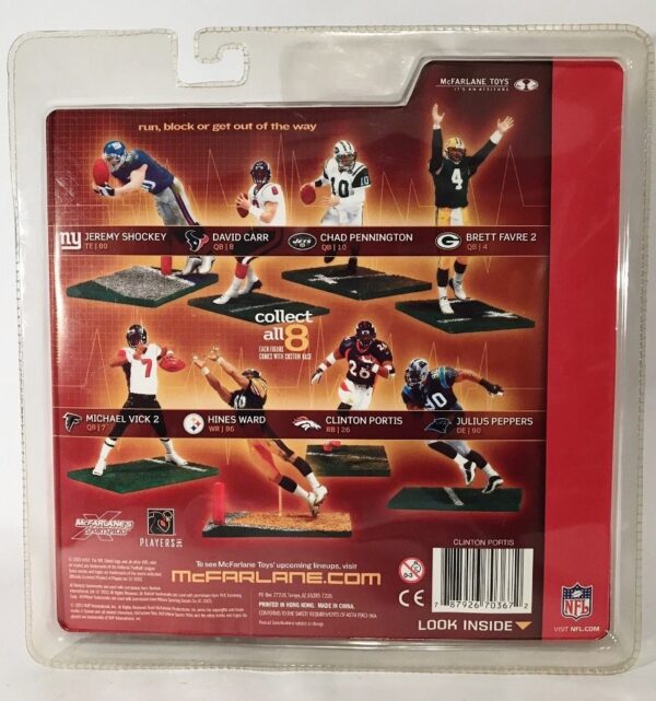 Brett Favre ("Green Bay Packers QB No. 4 White w/Green Long Sleeves Jersey Chase-Variant") Series-07 (2004)