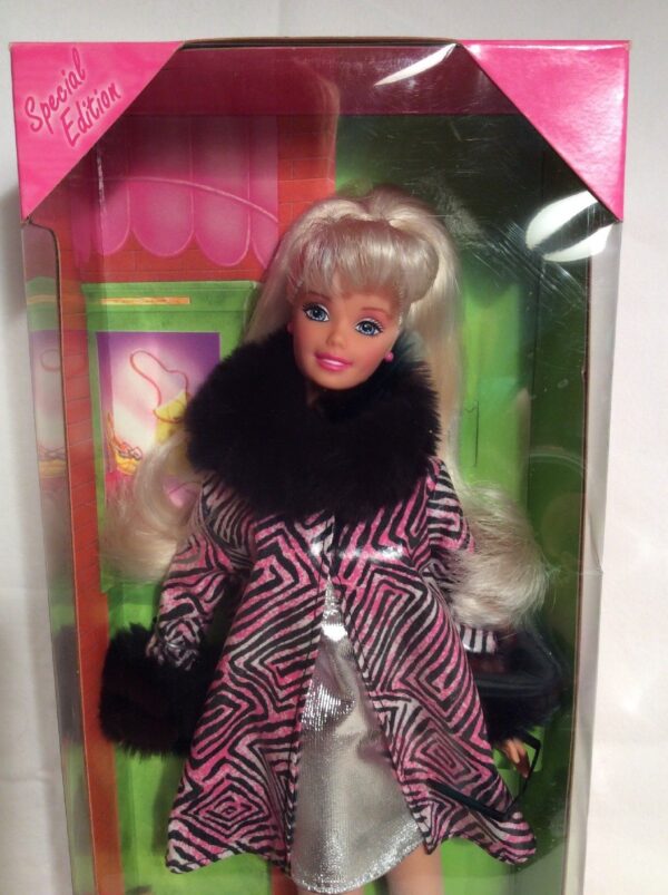 Wild Style Barbie “Blonde” (The Career Collection “Exclusive Toys R Us” Special Edition) “Rare-Vintage” (1997)
