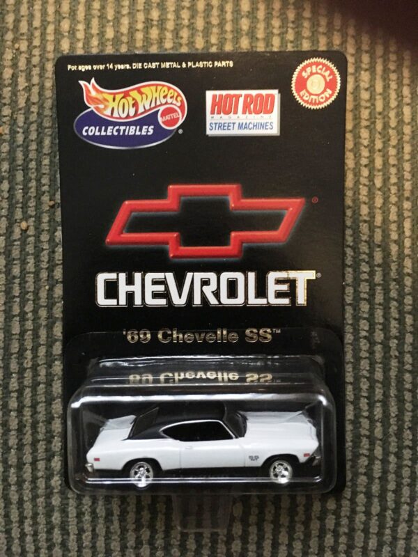 ’69 Chevelle SS Street Hot Wheels-0 '69 Chevelle SS “#3/4 Series 1” (Hotwheels Collectibles “Special Limited Edition Chevrolet Street Machines-Muscle Cars 1:64 Scale” Box Set) “Rare-Vintage” (2000)
