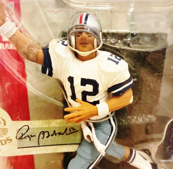 2007 McFarlane NFL Legends Roger Staubach (Variant Helmet) (2)
