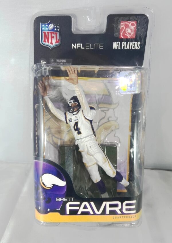 2010 McFarlane NFL Elite Brett Favre (Target Exclusive) S-1 (2)