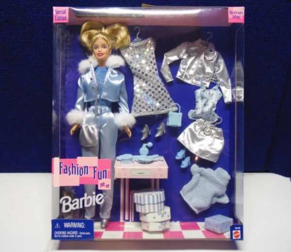 Fashion Fun Gift Set (Barbie) 1999a Fashion Fun Gift Set “Barbie” (Mix-&-Match Fashions! “Toys R Us Exclusive” Special Edition Collection) “Rare-Vintage” (1999)