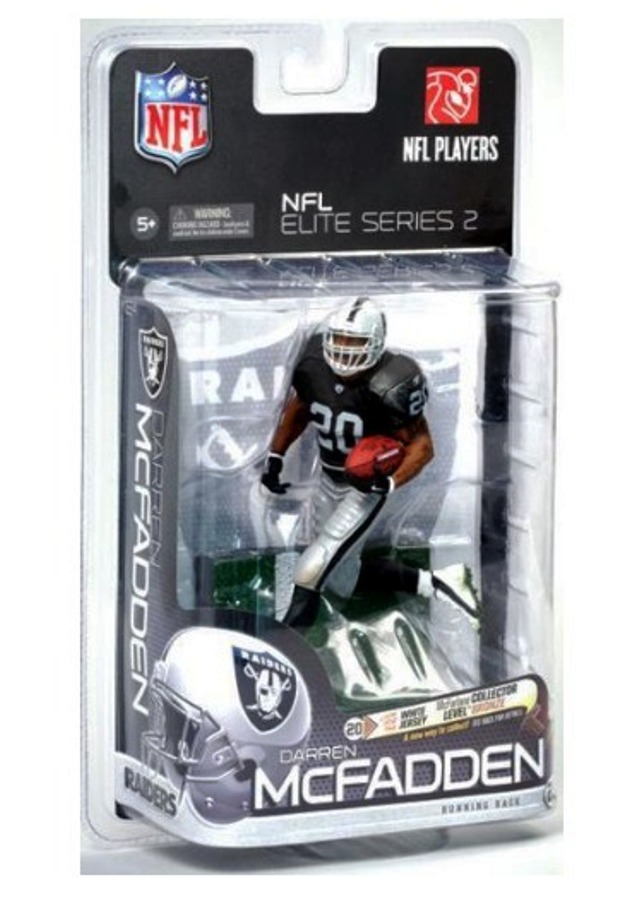 2011 McFarlane NFL Elite Darren McFadden (Black-Jersey) (2)