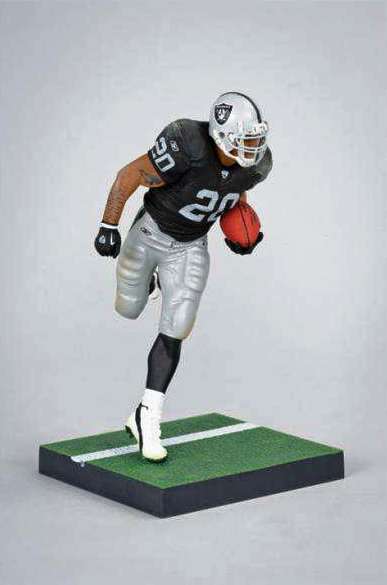 2011 McFarlane NFL Elite Darren McFadden (Black-Jersey) (4)