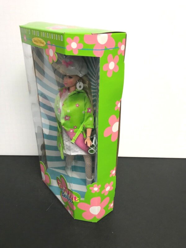 Far Out Barbie Doll-e Far Out Barbie Doll-e
