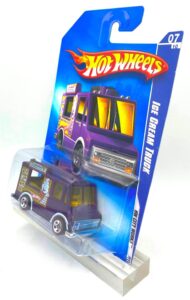 2009 HW City Works R L Ice Cream Truck #7 of #10 Purple=3 (4)
