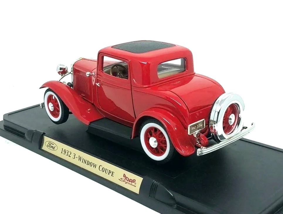 32 Ford 3-Window Red Coupe “Deluxe Model 1:18 Scale Diecast Metal