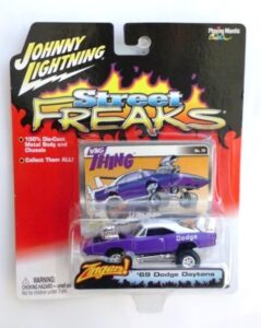 Vintage '69 Dodge Daytona Purple & White