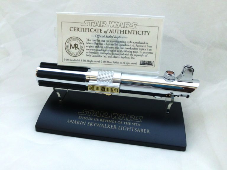 2005 Anakin Skywalker Lightsaber “Authentic Replica” (Star Wars)