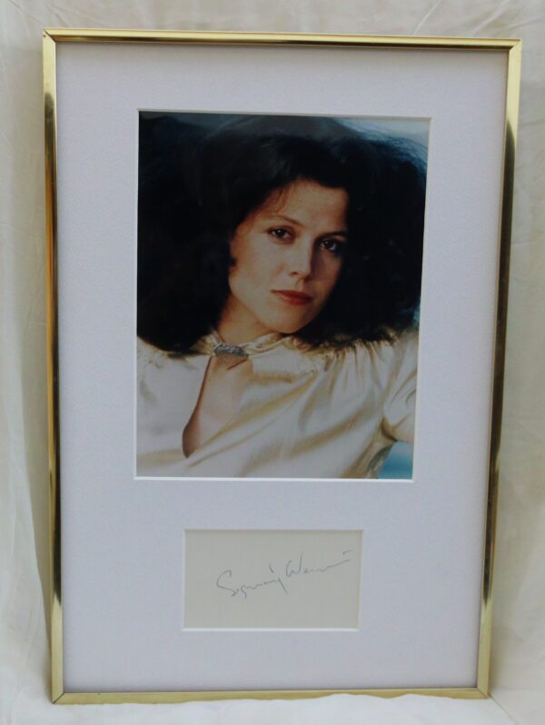 SIGOURNEY WEAVER #1 ("Rare-Vintage 8x10 Photo & Autograph Matted Set")