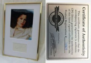 (Autograph) Sigourney Weaver 1-Merge SIGOURNEY WEAVER #1 ("Rare-Vintage 8x10 Photo & Autograph Matted Set")