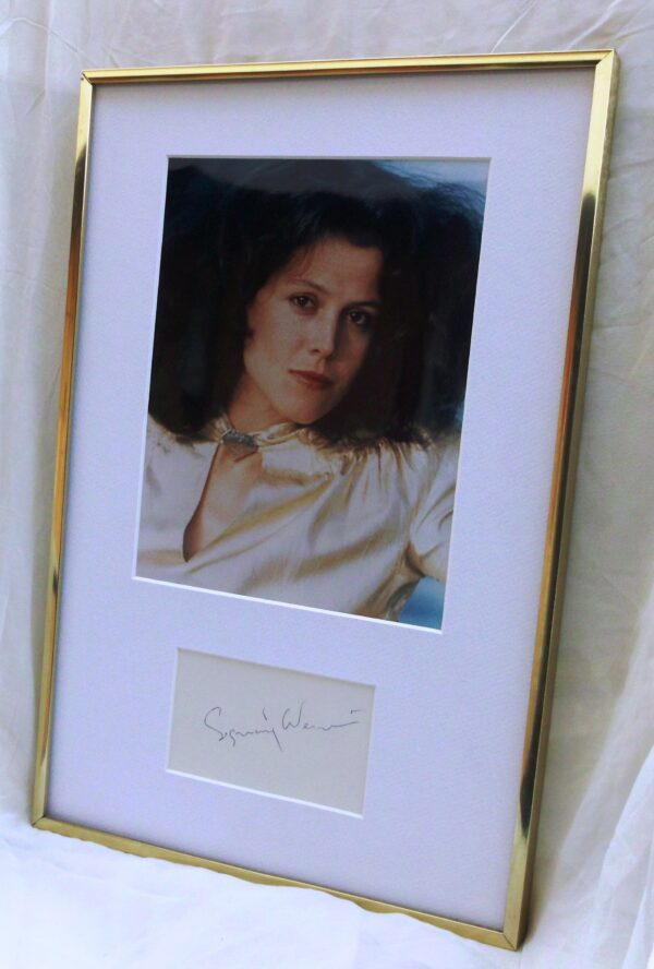 SIGOURNEY WEAVER #1 ("Rare-Vintage 8x10 Photo & Autograph Matted Set")