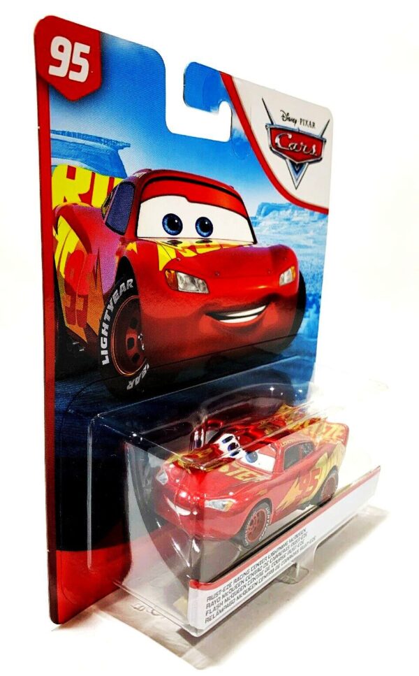 Rust-Eze Racing Center Lightning McQueen (2)