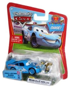 World of Cars Dinoco Lightning McQueen Chase-000
