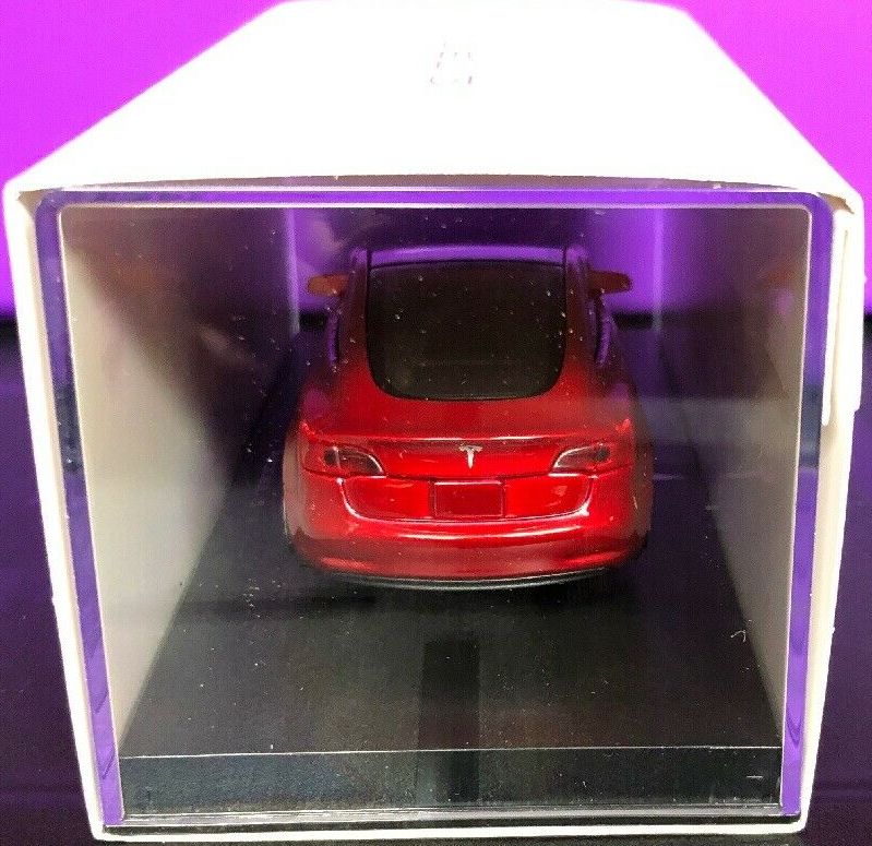 Tesla Model 3 ミニカー 1/43 レッド Tesla Model 3 Replica “Limited Edition Red 1:43 Scale
