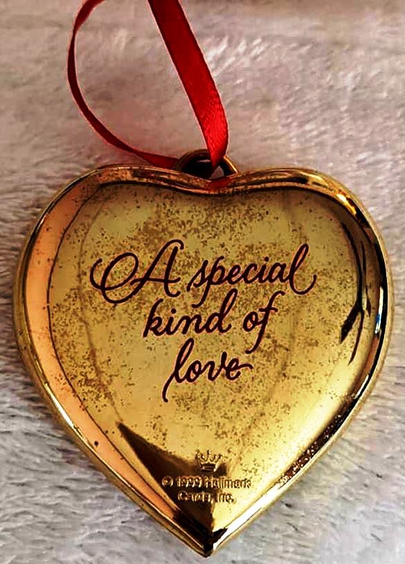 Mother n Daughter 1999 “A Special Kind of Love Keepsake Ornament”! (Hallmark Keepsake Collection "Rare-Vintage" (1999) 