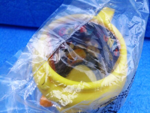 Warner Brothers (Tweety Bird) Looney Tunes Plastic Figural Mug 1994 Collection (3) Warner Brothers (Tweety Bird) Looney Tunes Plastic Figural Mug 1994 Collection (3)