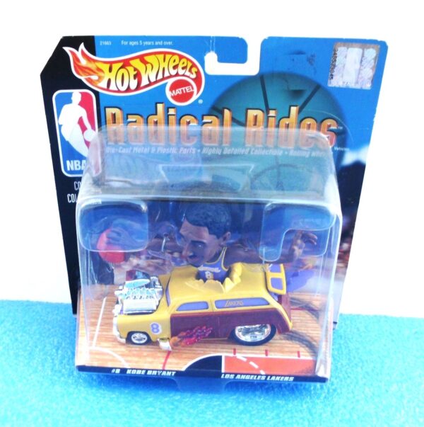 Kobe Bryant (Hot Wheels Radical Rides Lakers) (2)