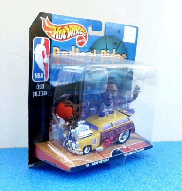 Kobe Bryant (Hot Wheels Radical Rides Lakers) (3)