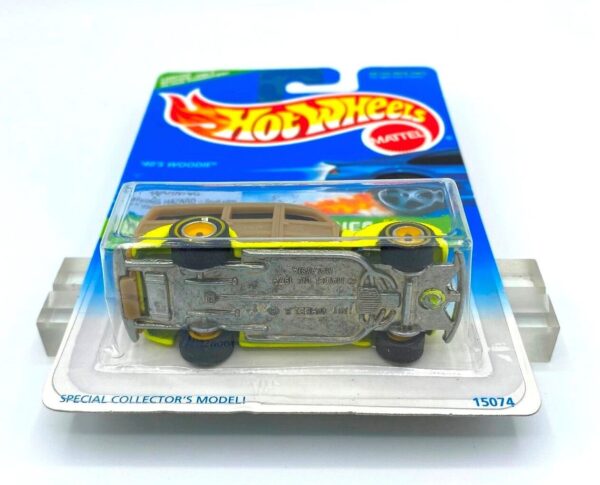Hotwheels (Treasure Hunt Limited Edition 40's Woodie Super) (8) Hotwheels (Treasure Hunt Limited Edition 40's Woodie Super) (8)