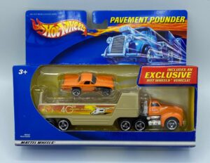 Hotwheels (Treasure Hunt Pavement Pounder & 57 T-Bird) 2 Pk (27) Hotwheels (Treasure Hunt Pavement Pounder & 57 T-Bird) 2 Pk (27)