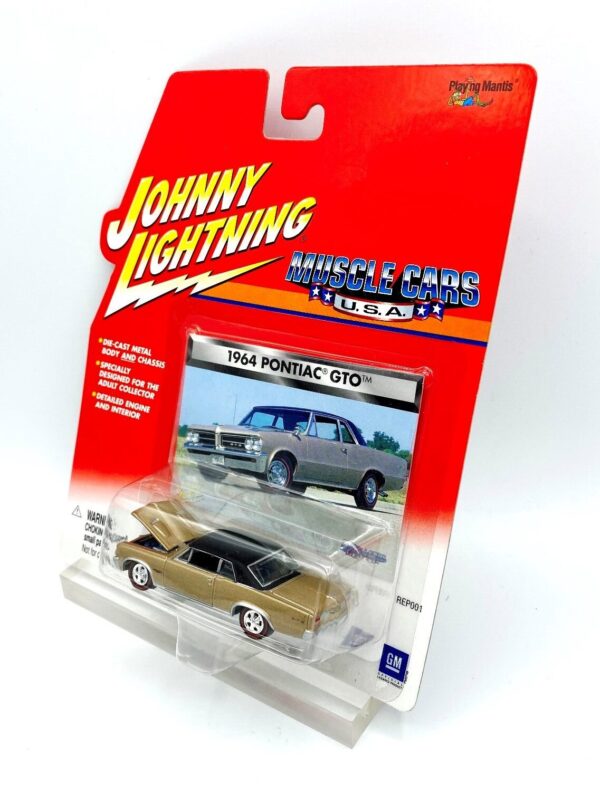 Vintage 1964 Pontiac GTO Gold (6)
