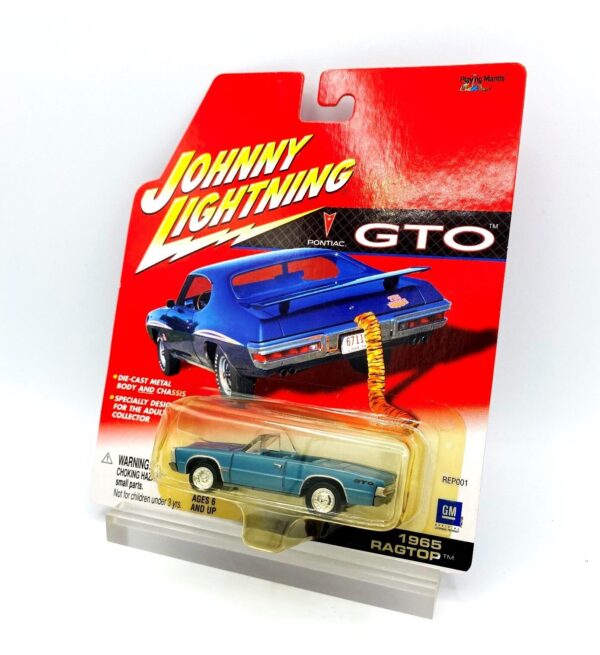 Vintage 1965 Ragtop GTO (Series-01) (6) Vintage 1965 Ragtop GTO (Series-01) (6)