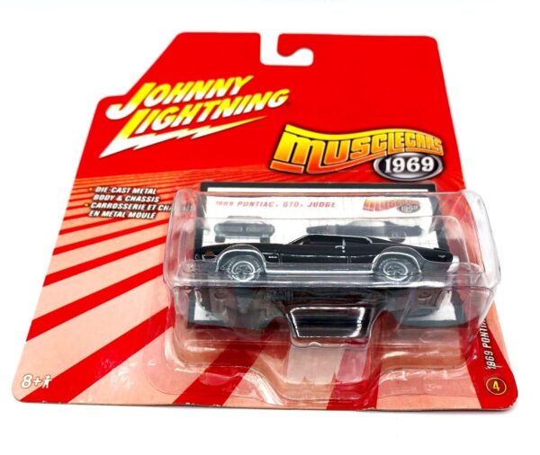Vintage 1969 Pontiac GTO Judge Black (8)