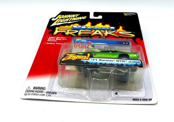 Vintage '71 Pontiac GTO Judge (10)