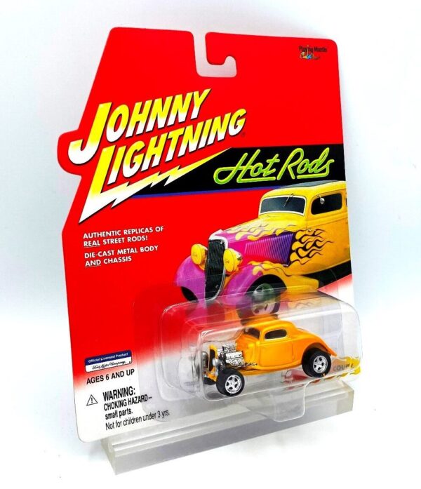 Vintage 1934 Coupe (3) Vintage 1934 Coupe (3)