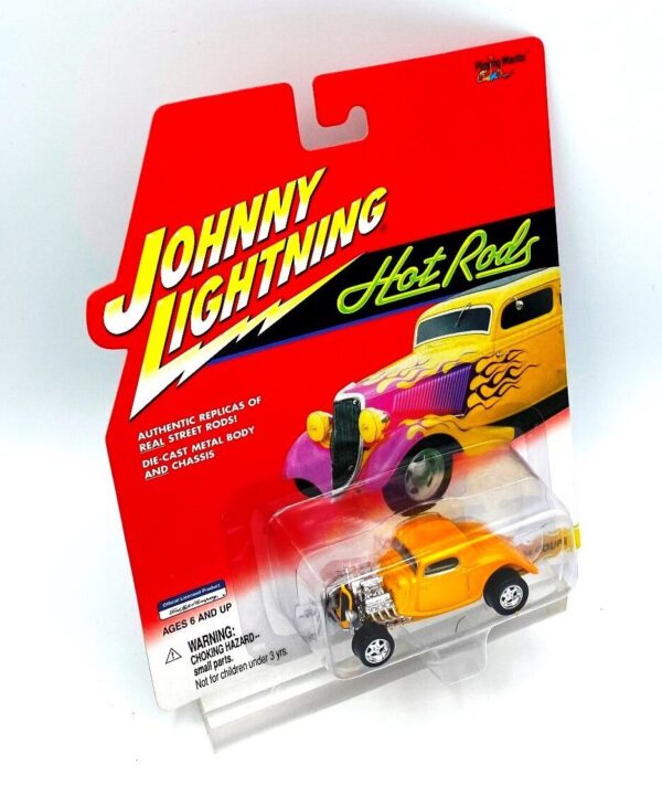 Vintage 1934 Coupe (4) Vintage 1934 Coupe (4)