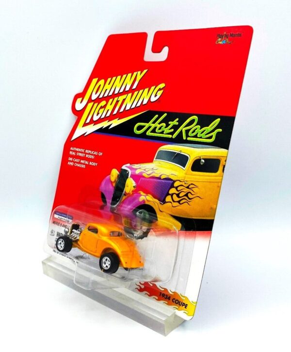 Vintage 1934 Coupe (7) Vintage 1934 Coupe (7)