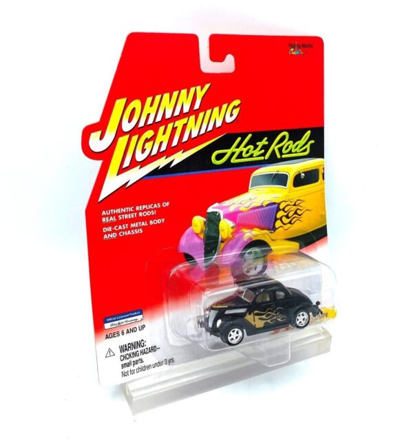 Vintage 1937 Coupe (3) Vintage 1937 Coupe (3)