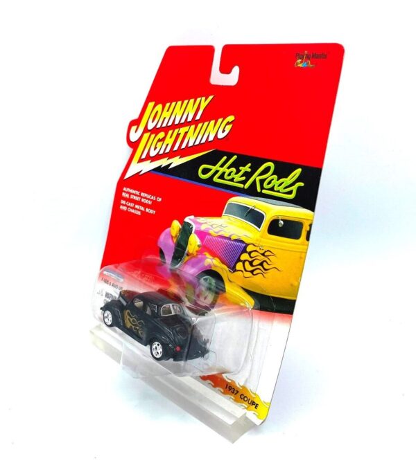 Vintage 1937 Coupe (7) Vintage 1937 Coupe (7)