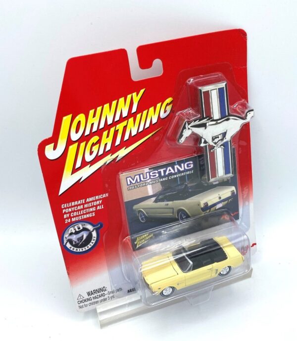 Vintage 1965 Ford Mustang Convertible 40th (5) Vintage 1965 Ford Mustang Convertible 40th (5)
