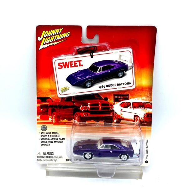 Vintage 1969 Dodge Daytona HEMI (2)