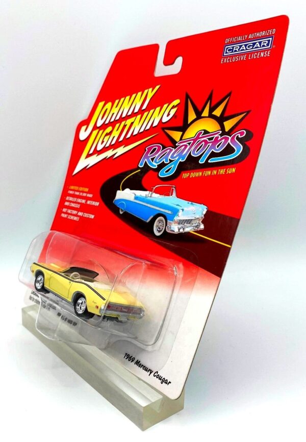Vintage 1969 Mercury Cougar Yellow (8)