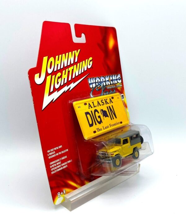 Vintage 1980 Toyota Land Cruiser-Yellow (6) Vintage 1980 Toyota Land Cruiser-Yellow (6)