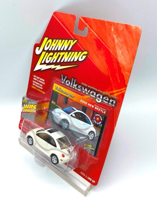 Vintage 2000 New Beetle White (10) Vintage 2000 New Beetle White (10)