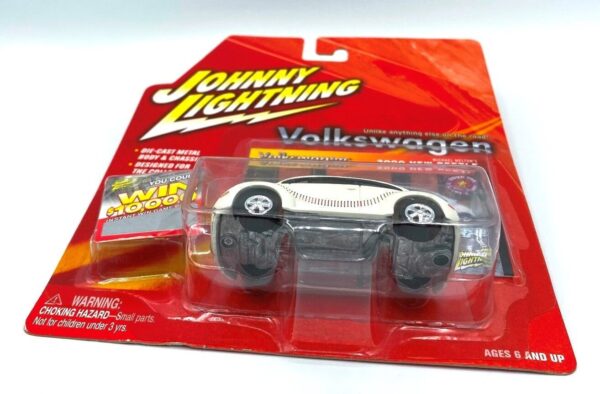 Vintage 2000 New Beetle White (11) Vintage 2000 New Beetle White (11)